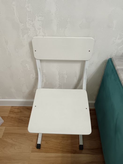 Стол со стульчиком