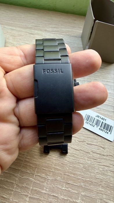 Продавам часовник Fossil JR1401