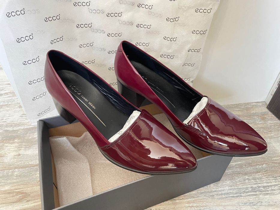 Чисто нови дамски обувки 38 номер на марка ECCO.