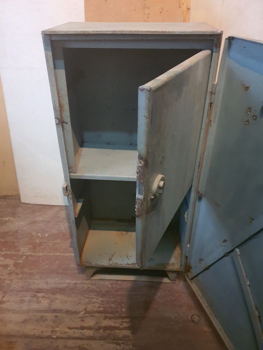 Продаётся Сейф 113×50×35
