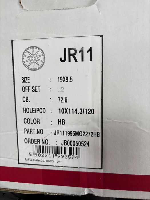 Japan Racing JR11 HyperBlack