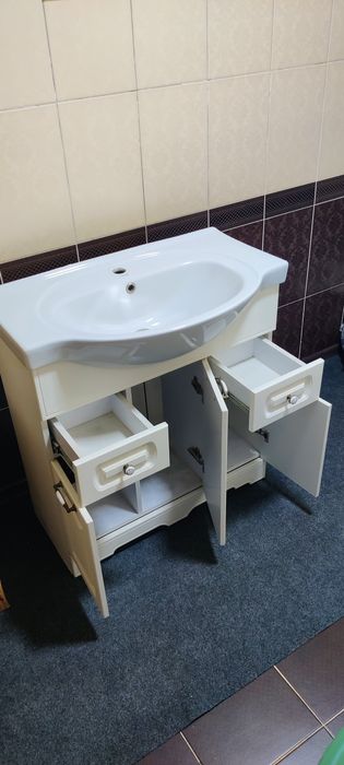 Раковина с тумбой