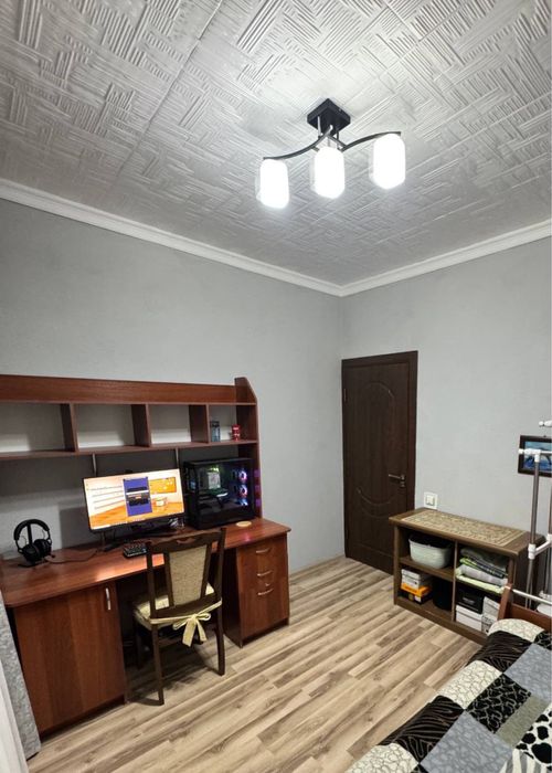 Продаётся квартира (Ориентир Рисовый Базар)