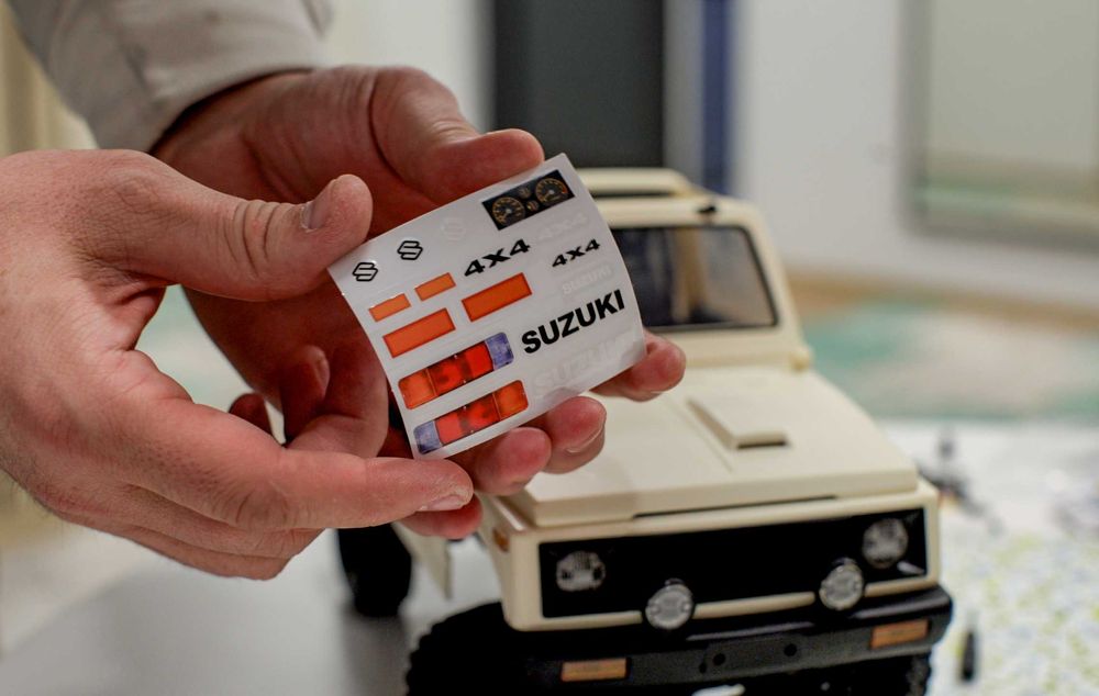 masina cu telecomanda Suzuki Samurai scara 1:10