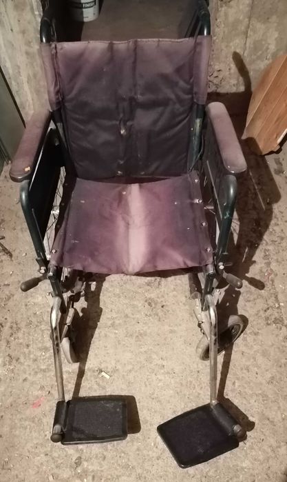 Продавам инвалидната количка