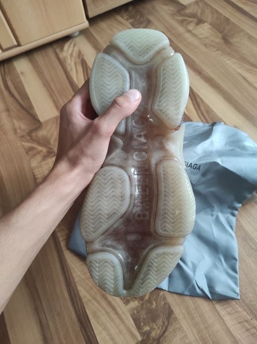 Balenciaga triple s capucino