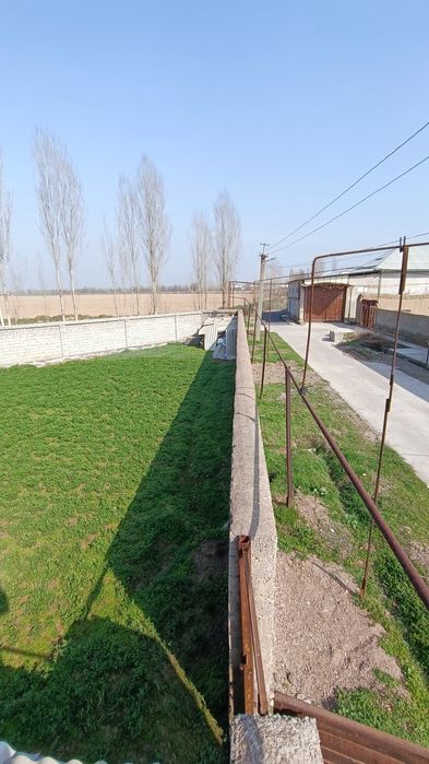 Продается участок 4 сотки, газ, свет, дорога асфальтированная, Навруз.