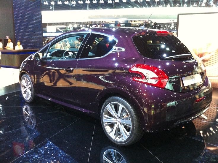 Peugeot 208 XY Пежо 208 XY 2014г 1.2 1.6 бензин 1.5 дизел На части!!