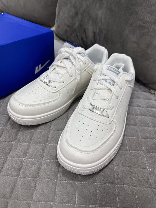 Новые мужские кроссовки