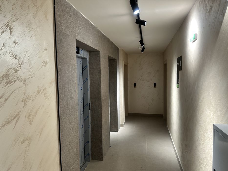 Продава се Тристаен апартамент в Пловдив, Тракия - 99 кв.м за 1556 €/кв.м - Снимка #2