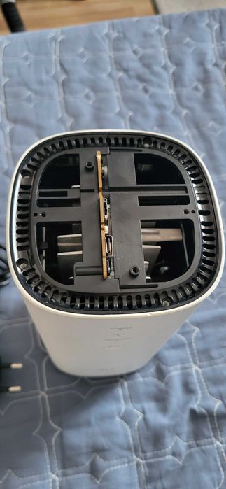 Router 5G ZTE MC888 Pro fuctional (defect slotu sim lipsa capac )