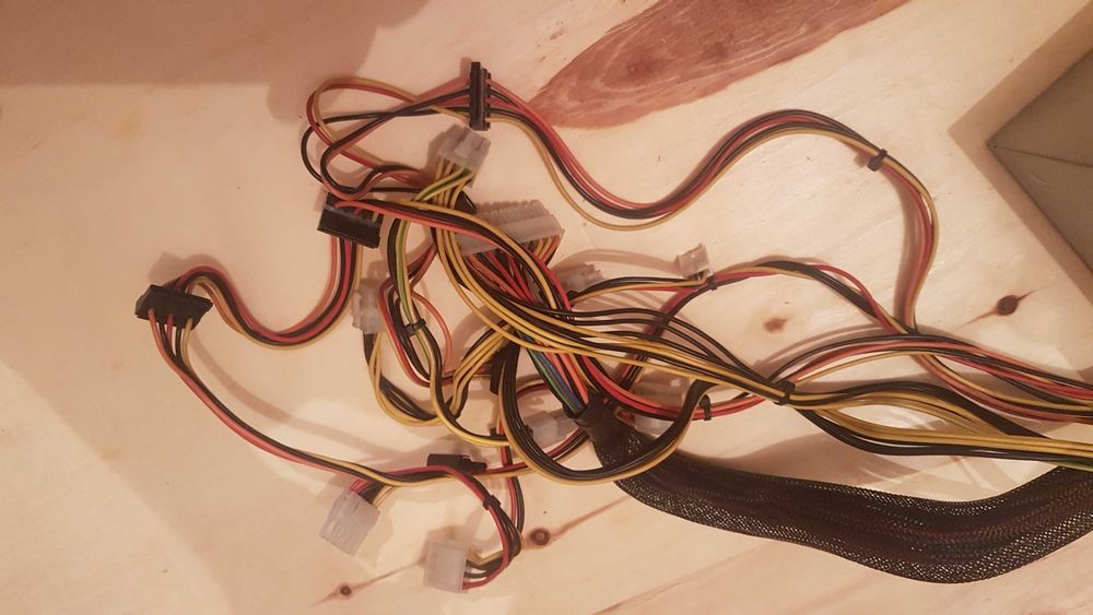 Компютърно захранване АТХ; PSU; Мощни захранвания; надеждни PSU