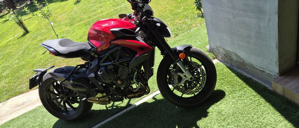 MV Agusta Dragster 800 R ( garantie pana in 2027 )