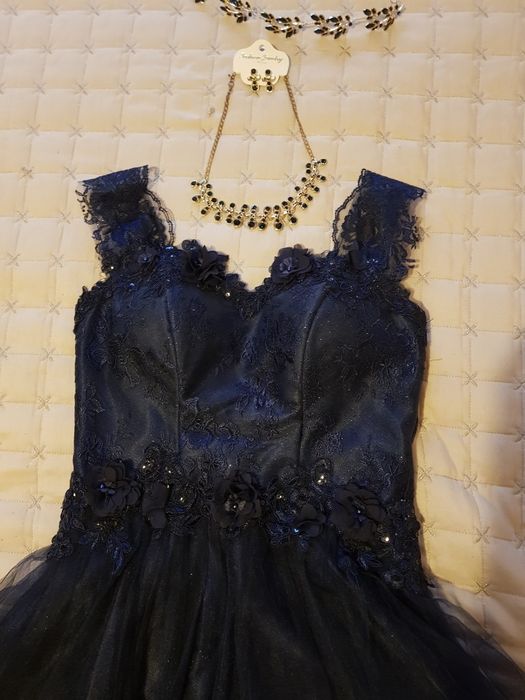 Бална тъмно-синя рокля