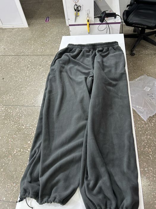 продается обсолютно новый костюм