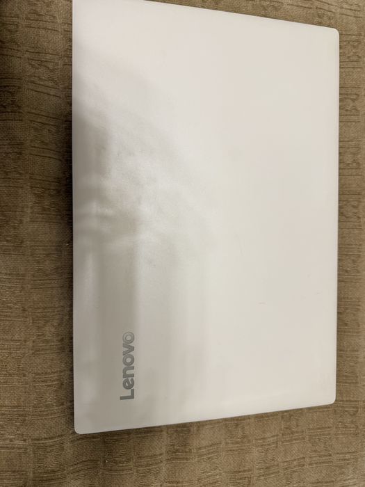Lenovo idepad noutbok