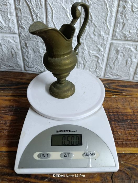 Стара плътна бронзова кана