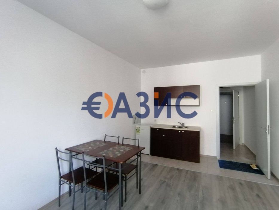 2-стаен апартамент на 3-ти етаж,комплекс Блу Бей на първа линия море