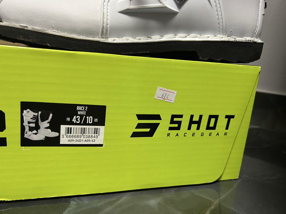 Vand cizme 43 noi nefolosite RACE 2