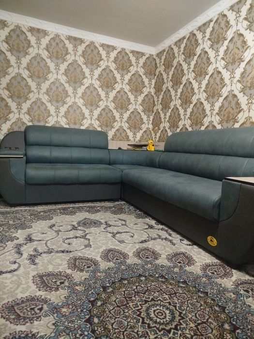 Уголок сотилади холати зур