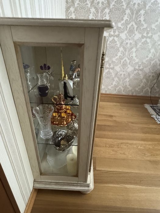 Консоль с круглым столом дерево