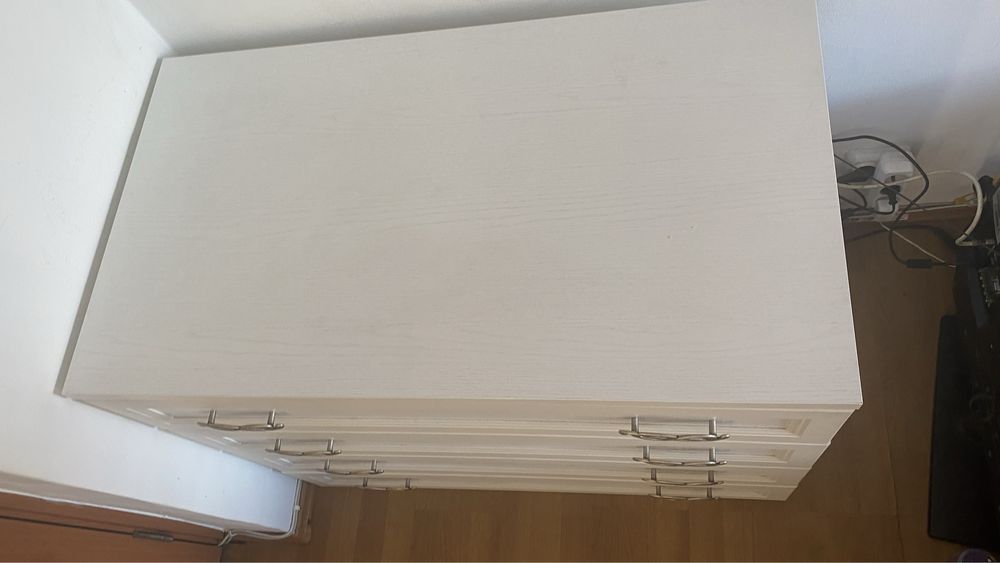 Vand Comoda alba CALITATE SUPERIOARA Italia