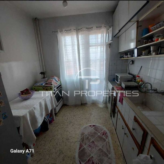 Продава се Тристаен апартамент в Пловдив, Изгрев - 80 кв.м за 606 €/кв.м - Снимка #4