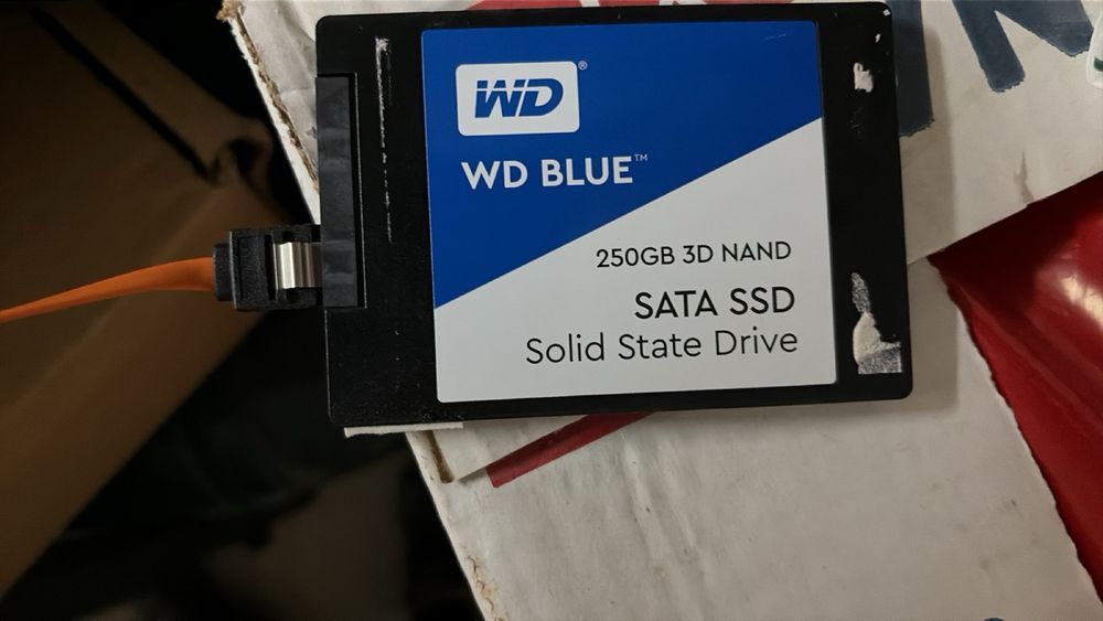 Харддиск SATA SSD 256GB