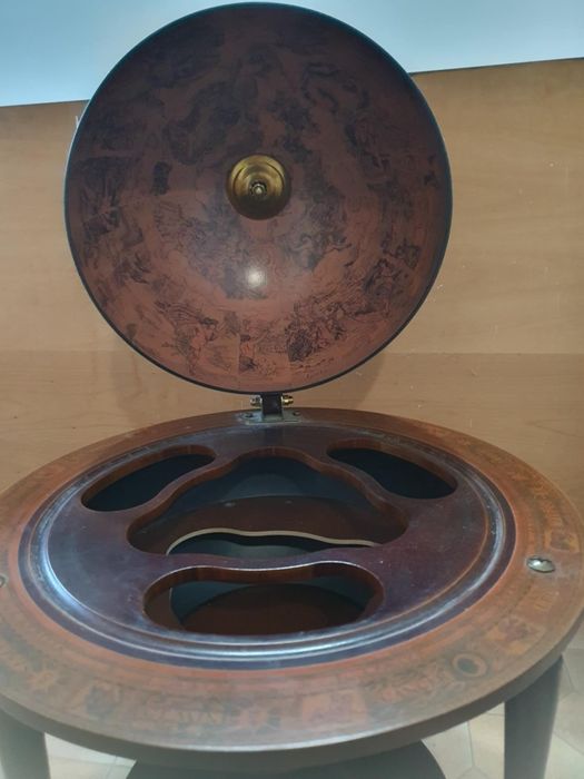 Настолен глобус бар.