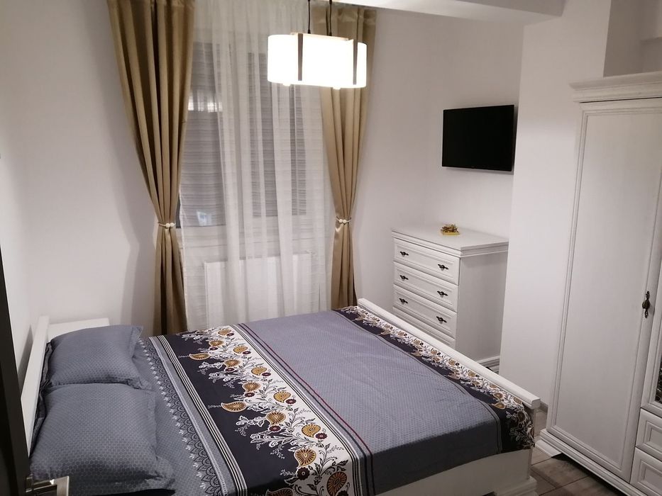 Închiriez apartament doua camere