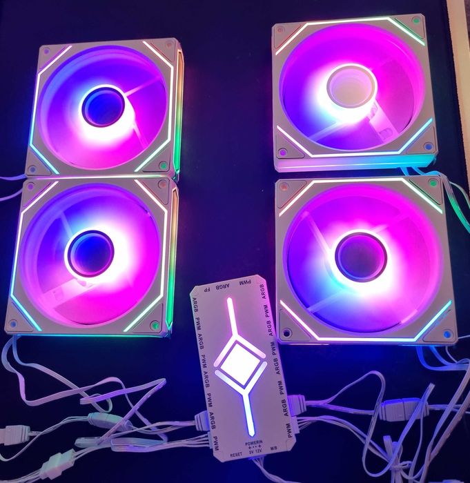 Fan Controller HUB pentru 9 ventilatoare ARGB cu telecomanda