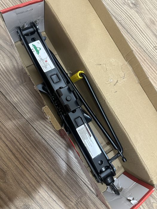 Домкрат 3 тонны Новый