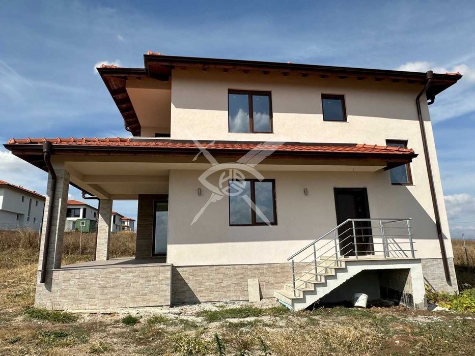 Продава се Къща в Божурище - 187 кв.м за 1594 €/кв.м - Снимка #1