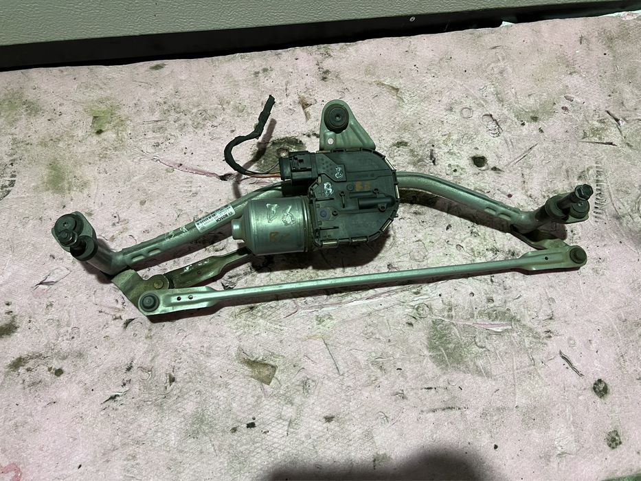 Ansamblu motoras stergatoare vw passat b8 masina de europa