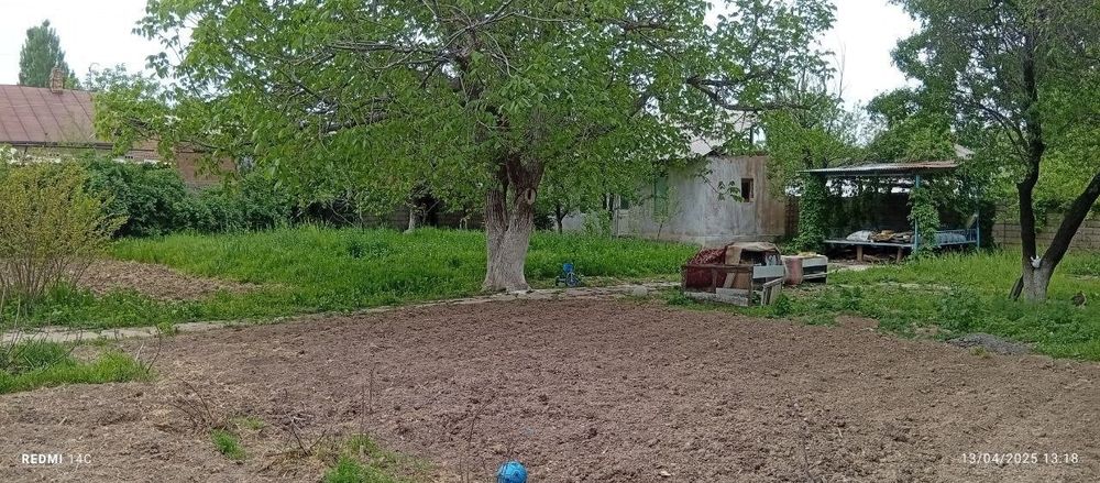 Бустонлик туман да Ховли сотилади