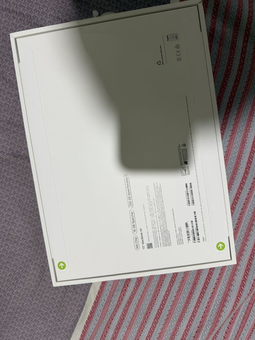 Mcbook air 13 m4 2025 16 ram 256 g sigilat