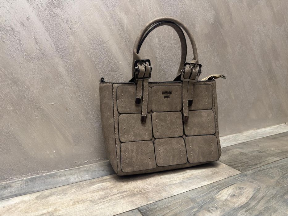 Клъч чанта  раници Guess Karl