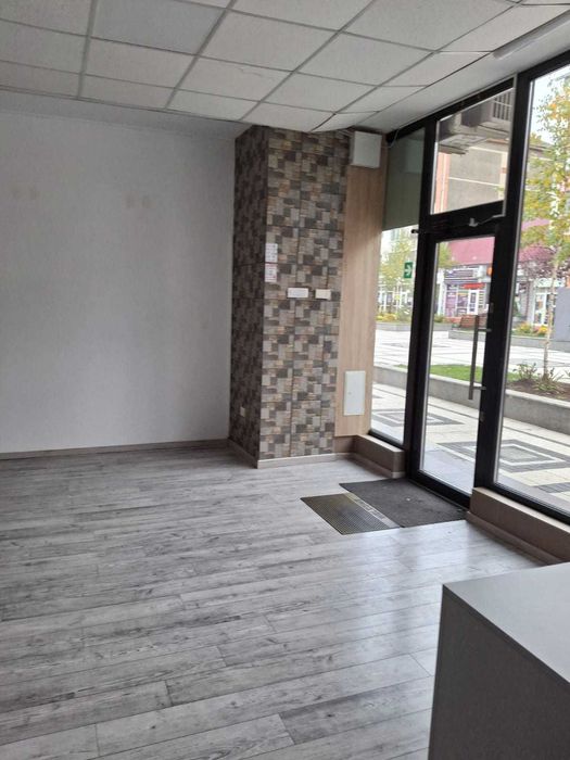 Spatiu comercial