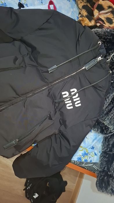 Miu Miu   Geacă neagră scurtă pentru fete – mărimea S | Elegantă & stylish,produs ORIGINAL purtat doar o data