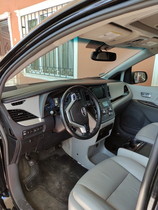 Срочно сотилади Tayota sienna