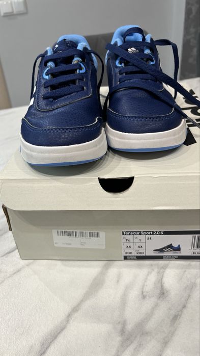 Маратонки Adidas размер 33