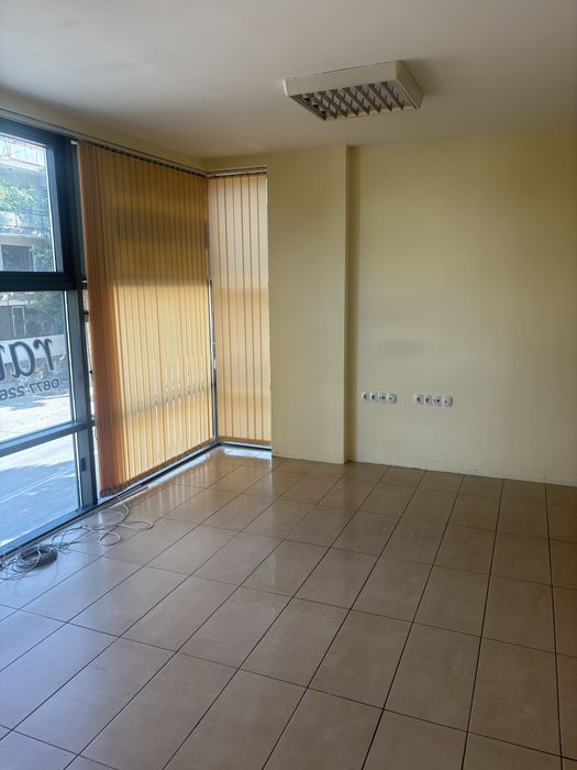 Дава се под наем Офис в с. Брестовец, Област Плевен - 74 кв.м за 306 € - Снимка #3