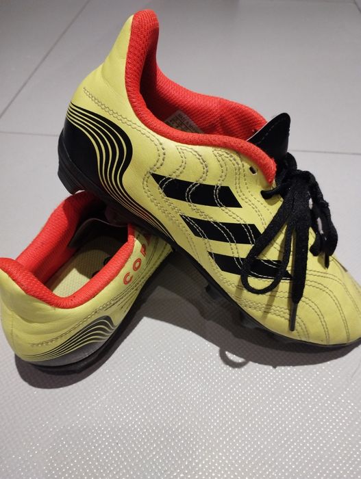 Детски бутонки за футбол