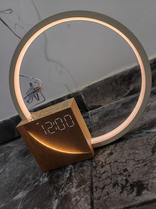 Vand lampă led cu lumină ambientală și ceas electronic