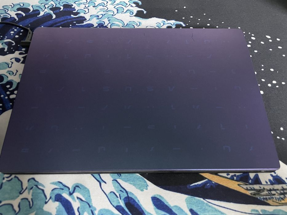 компактный Asus удобно носить