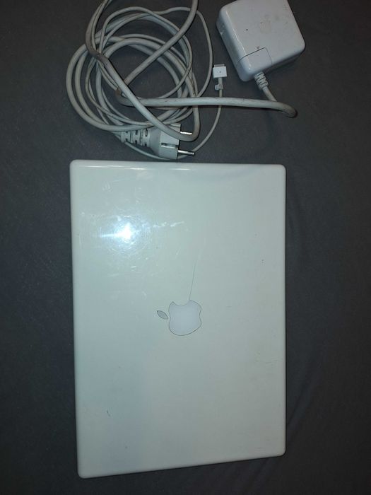Apple MacBook A1181