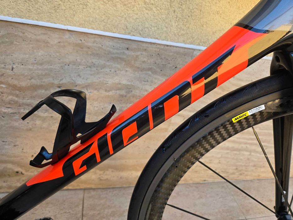 Карбонов шосеен велосипед Giant Advanced Pro 1 TCR