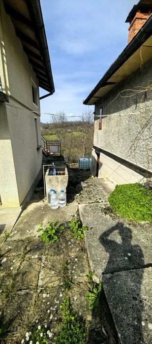 Продавам вила, махала Райковска