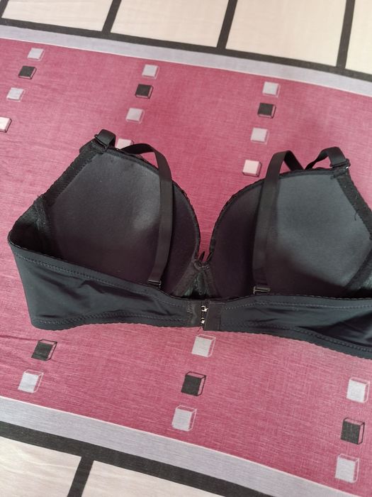 Vând Sutien Damă cu Dantelă Mărimea 38/85 Nou