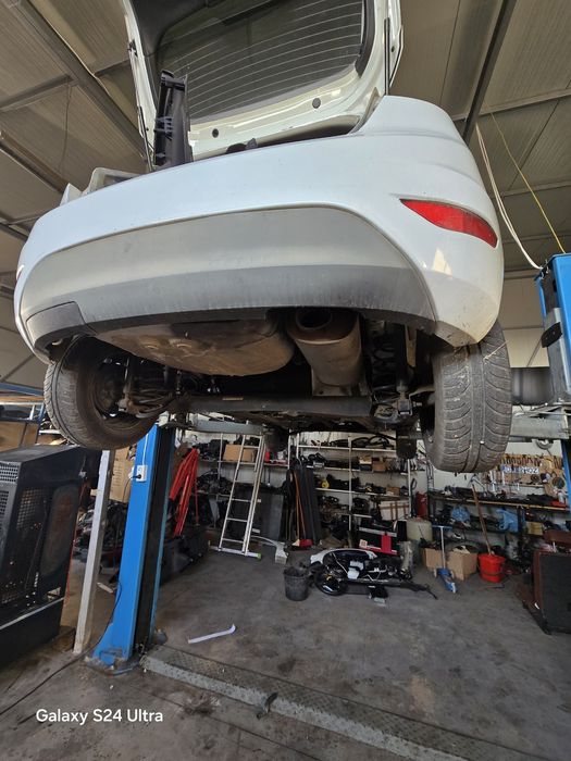 Punte spate completa  ford fiesta mk7  fara rugina provenita italia
